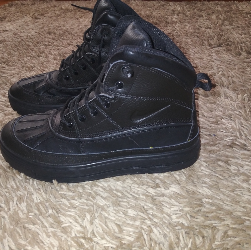 Nike ACG Woodside boots